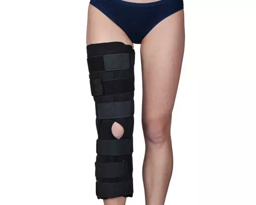 Бандаж (тутор) на колінний суглоб Алком 3013 р.2 чорний